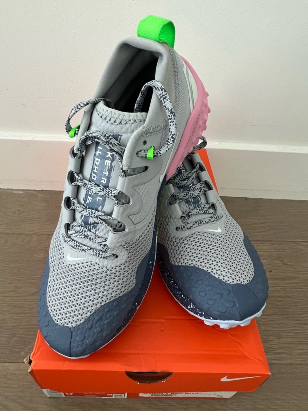 Nike Women’s Light Gray Mesh Sneakers with Pink Midsole & Neon Green Heel Tab